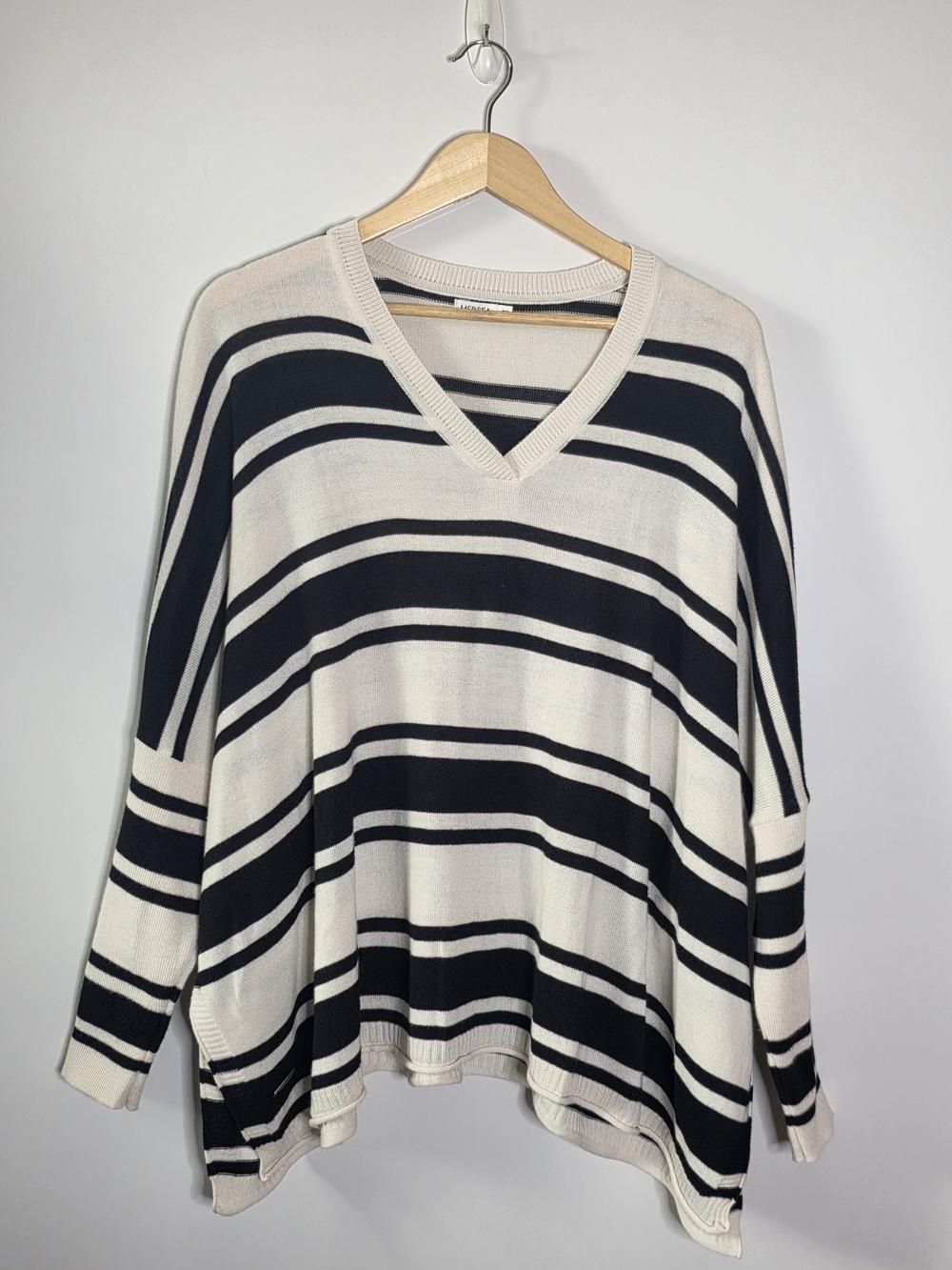 Mersea Striped Knit V-Neck Sweater white & Black One Size Great Condition